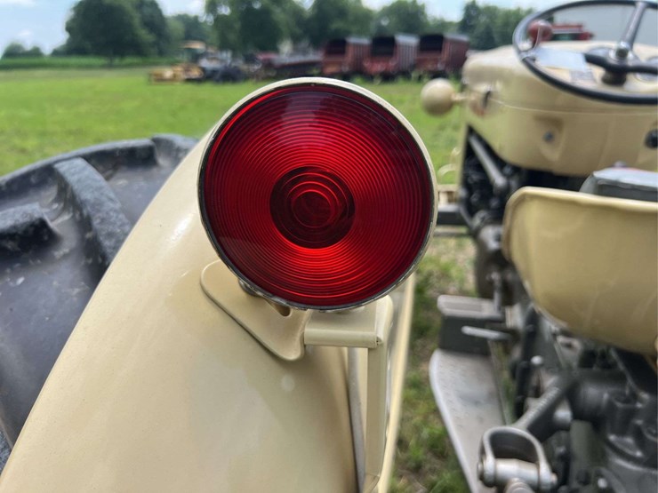 massey-ferguson-40-image-61