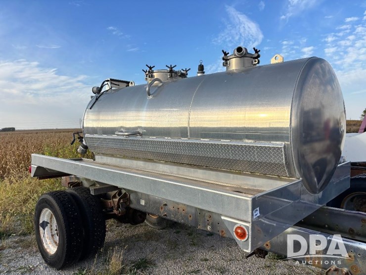 2015-custom-tank-image-1