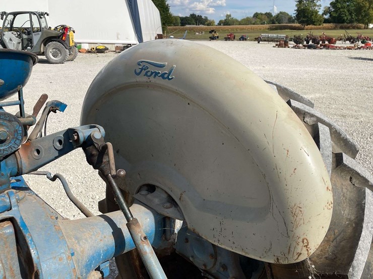 ford-4000-image-60
