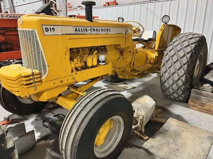 1964-allis-chalmers-d19-beachmaster-image-2