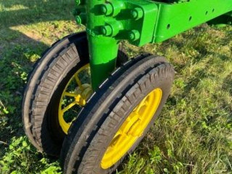 john-deere-b-image-9