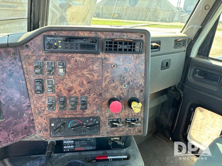 2001-international-9200i-image-67