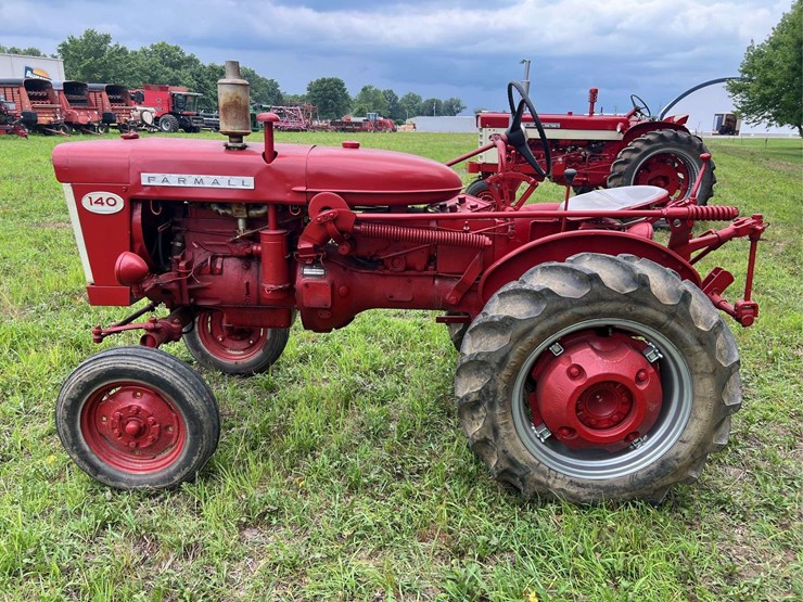 farmall-140-image-6