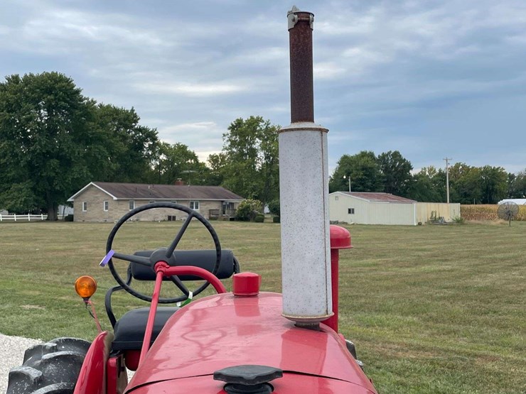 farmall-140-image-10