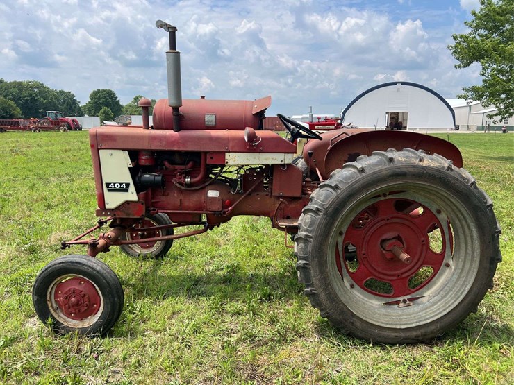 farmall-404-lp-image-2