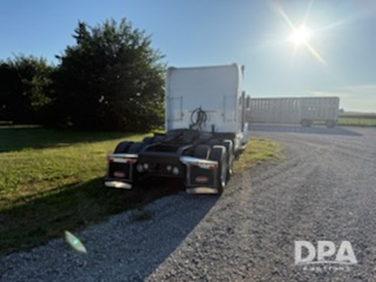 2013-peterbilt-389-truck-(jm627)-image-6