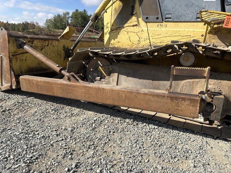 komatsu-d65px-image-15