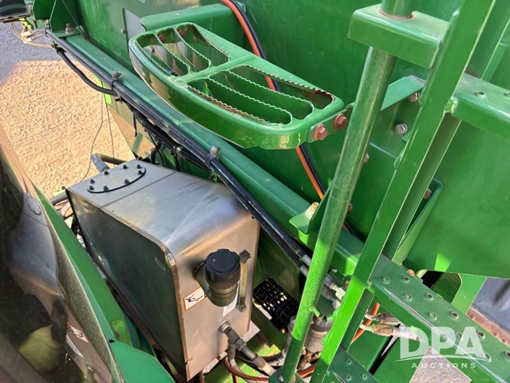 2019-john-deere-f4365-image-75