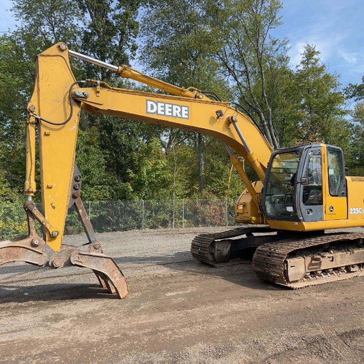 2004 DEERE 225C LC
