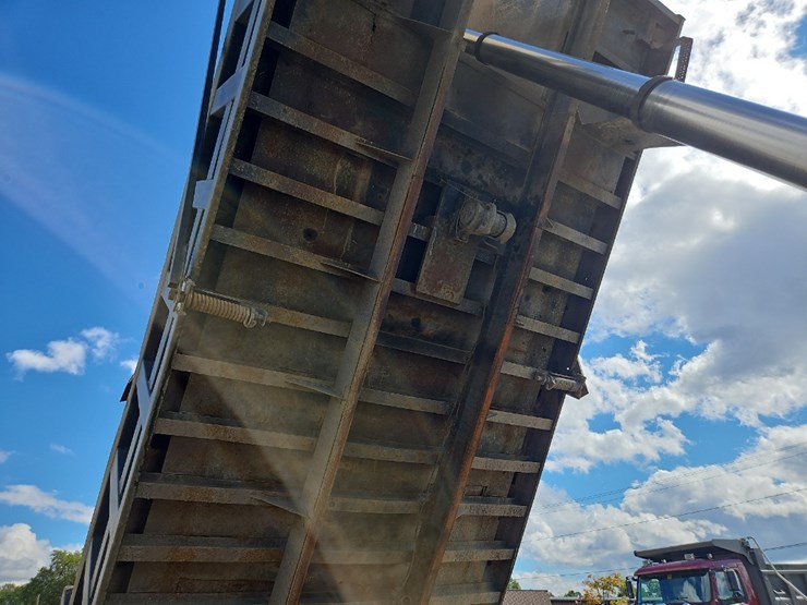 2001-kenworth-t800-image-28