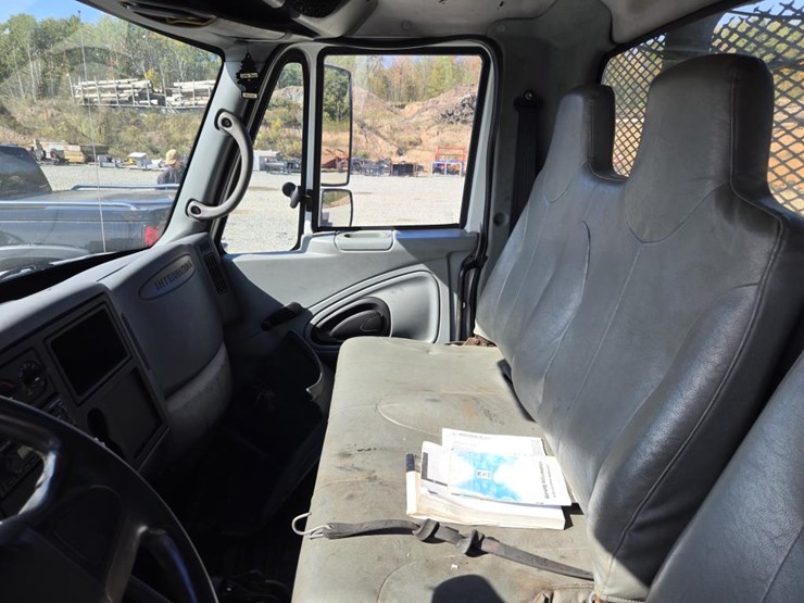 2003-international-durastar-4200-image-44