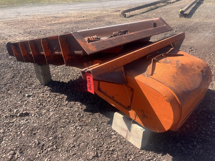 #1570-•-approx-4'-syntron-magnetic-feeder-image-2