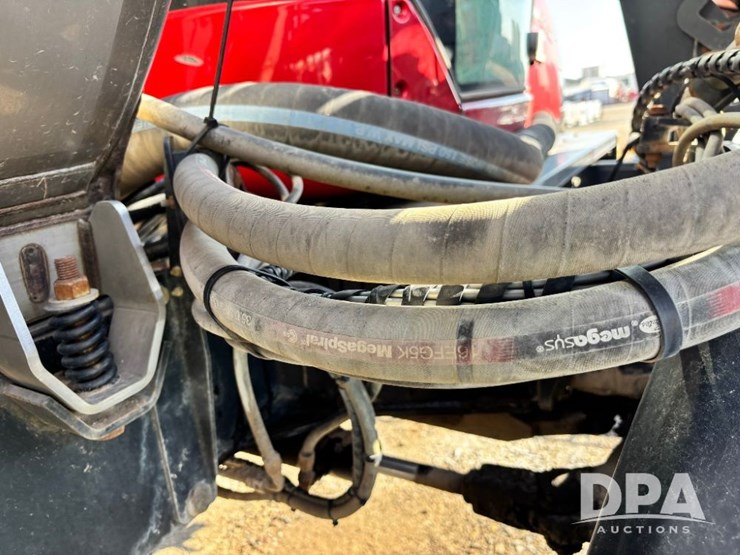2015-case-ih-patriot-4440-image-68