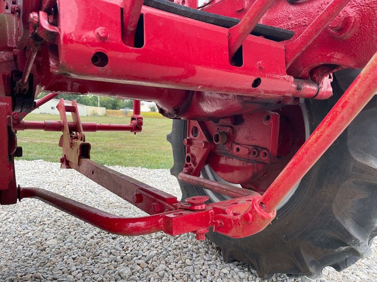 farmall-140-image-56