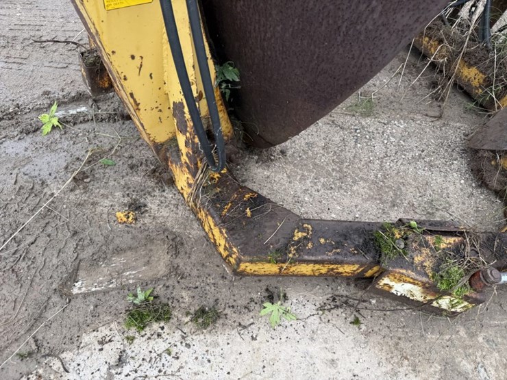 #2558-•-(3)-point-hydraulic-tree-spade-image-16