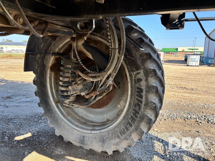 2015-case-ih-patriot-4440-image-36