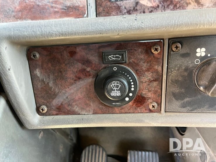 2009-kenworth-t370-image-54