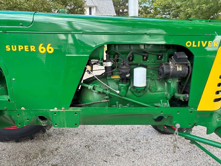 1957-oliver-super-66-image-12