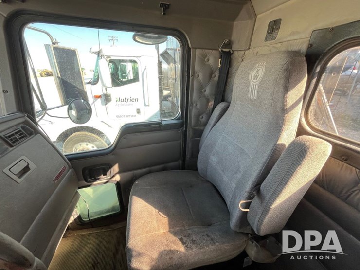2005-kenworth-t800-image-56