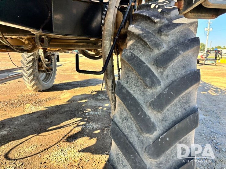 2015-case-ih-patriot-4440-image-35