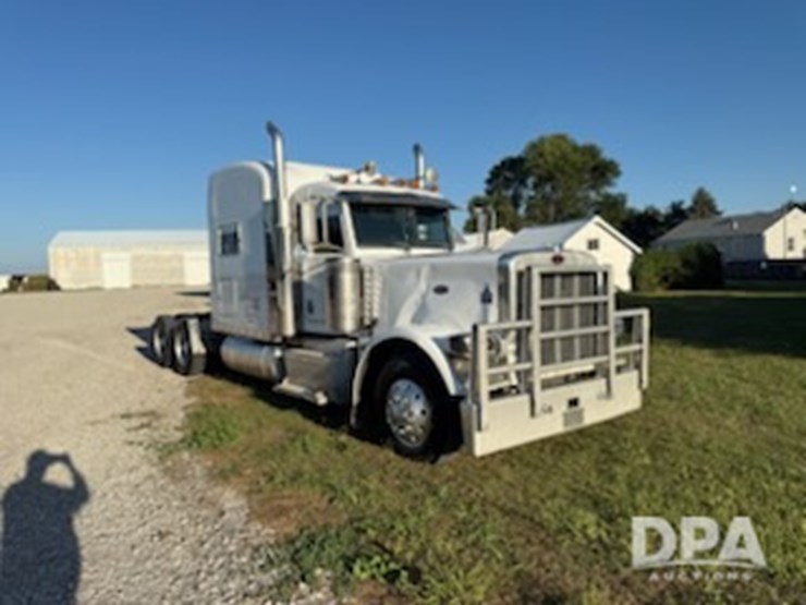 2013-peterbilt-389-truck-(jm627)-image-11