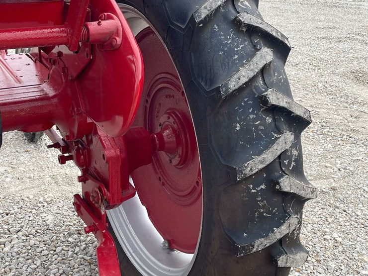 farmall-130-image-40