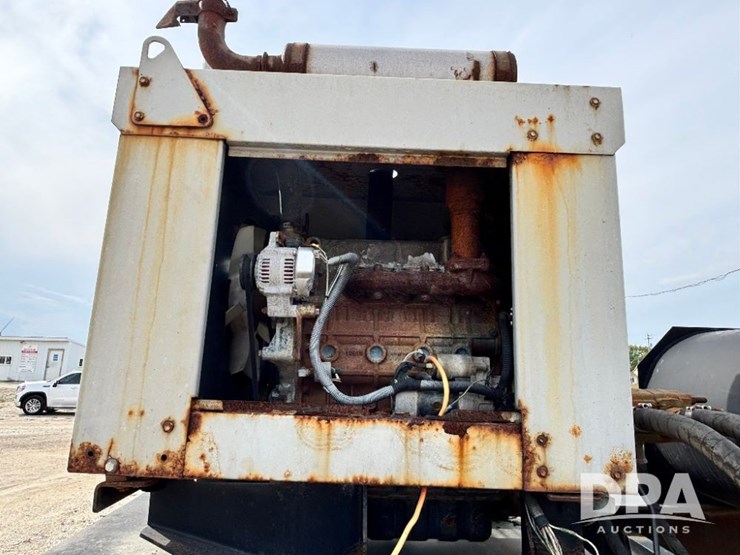 2012-behnke-dry-tender-trailer-(gp11554)-image-22