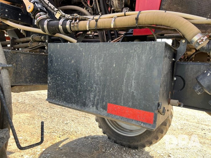 2017-case-ih-patriot-4440-image-31