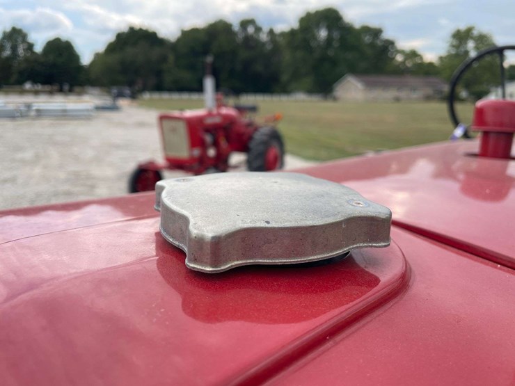 farmall-130-image-63