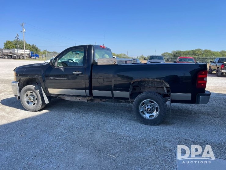 2011-chevrolet-2500hd-image-13