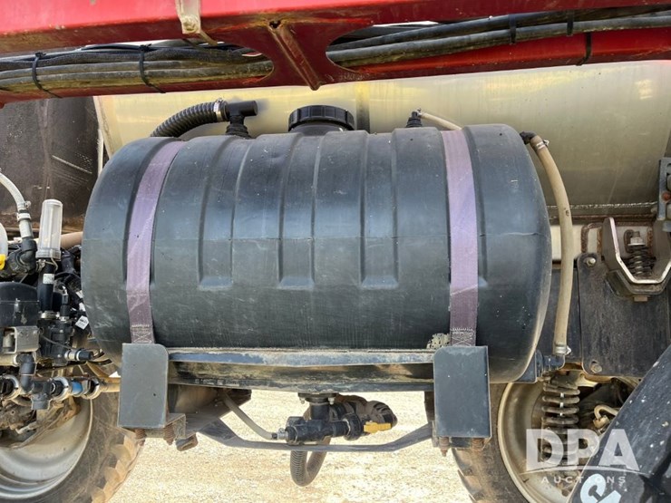 2017-case-ih-patriot-4440-image-28