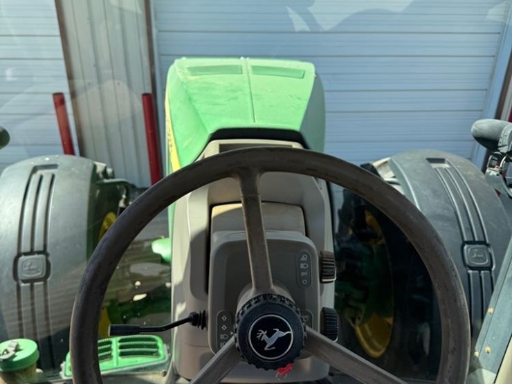2013-john-deere-8310r-image-21