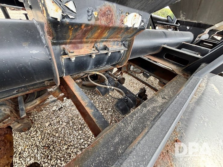 2012-behnke-dry-tender-trailer-(gp11554)-image-47
