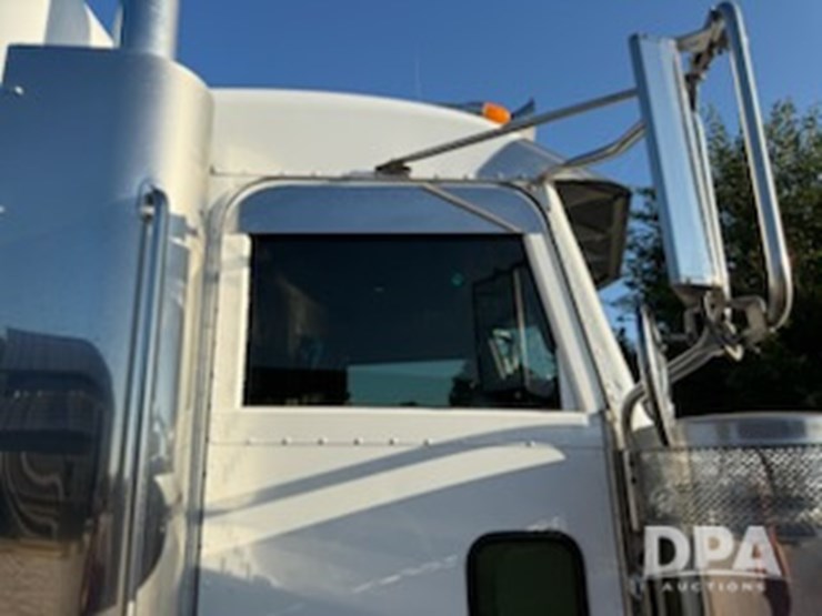 2013-peterbilt-389-truck-(jm627)-image-106