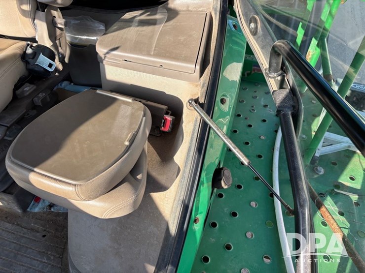 2019-john-deere-f4365-image-77