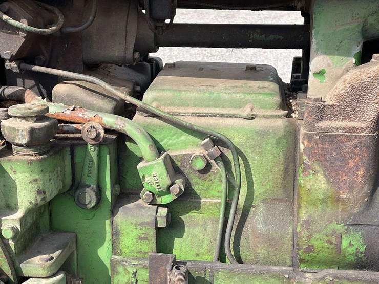 john-deere-720-image-37