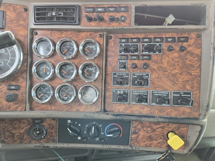 2002-kenworth-t800-image-55