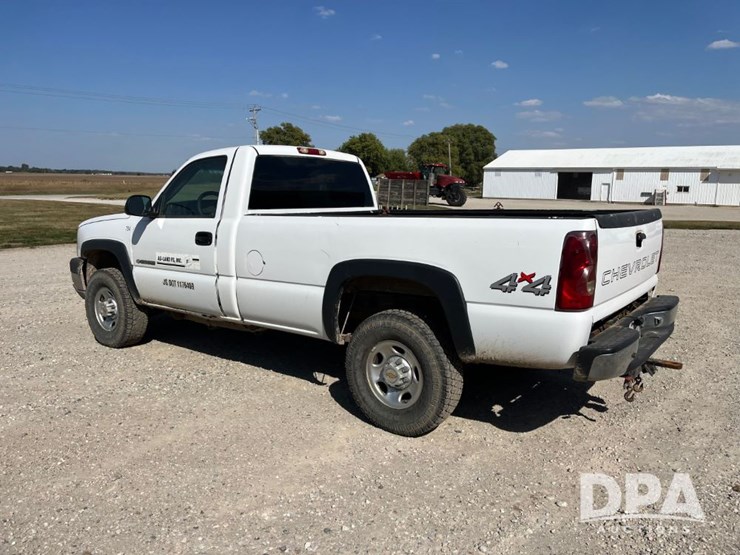 2003-chevrolet-2500hd-image-14