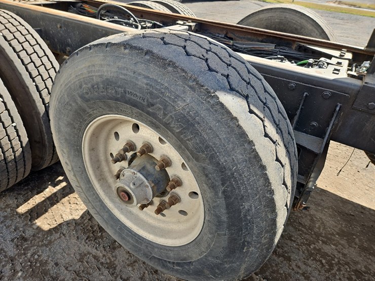 2001-kenworth-t800-image-25