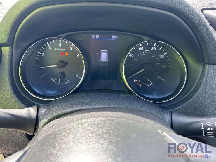 2020-nissan-rogue-image-12