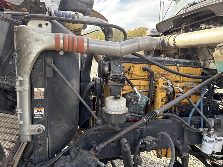 2009-kenworth-w900-image-12