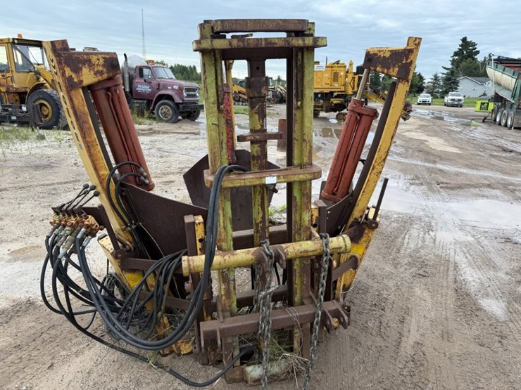 #2558-•-(3)-point-hydraulic-tree-spade-image-3