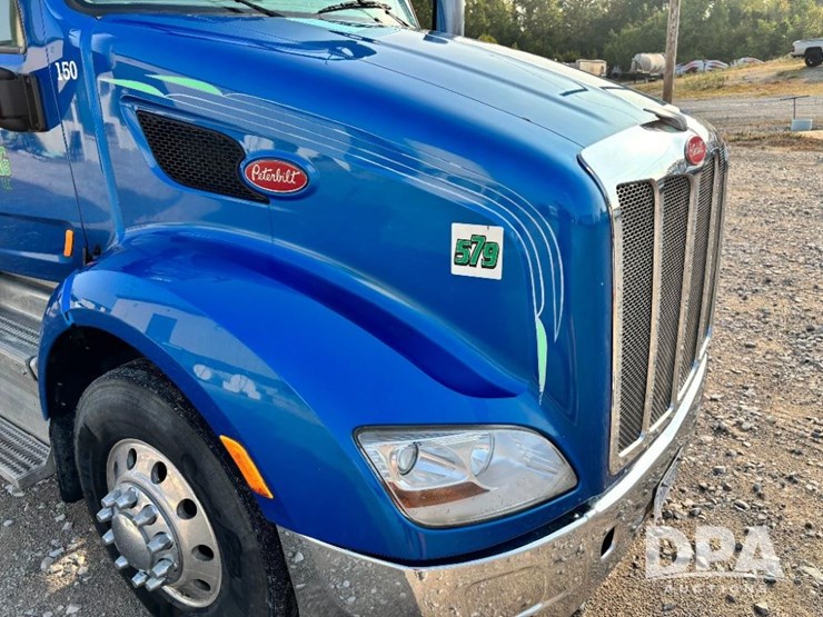 2015-peterbilt-579-image-57