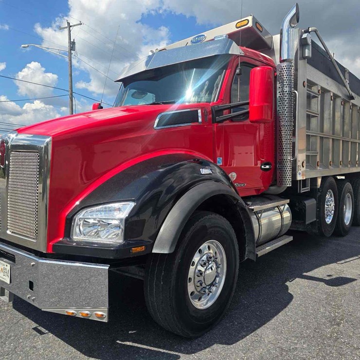 2021 KENWORTH T880