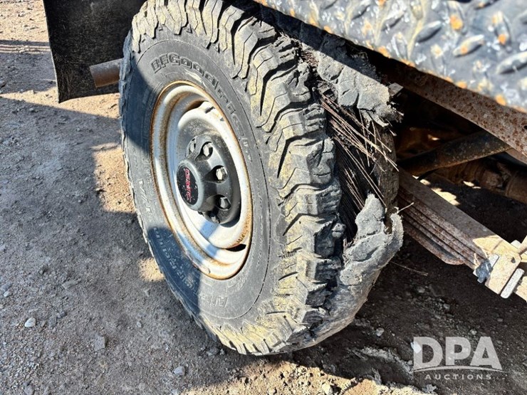 2000-gmc-3500-image-35