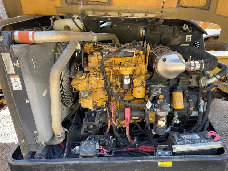 2014-caterpillar-tl642c-image-16