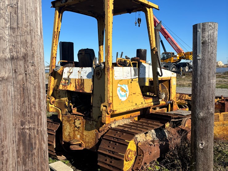 2006-caterpillar-d4c-image-8
