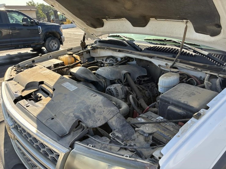 2005-chevrolet-3500-image-8