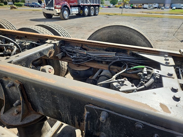 2001-kenworth-t800-image-21