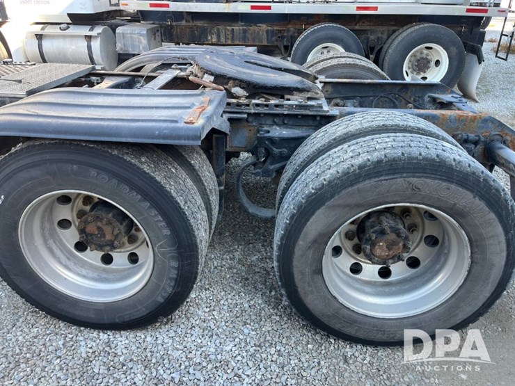 2005-kenworth-t800-image-33